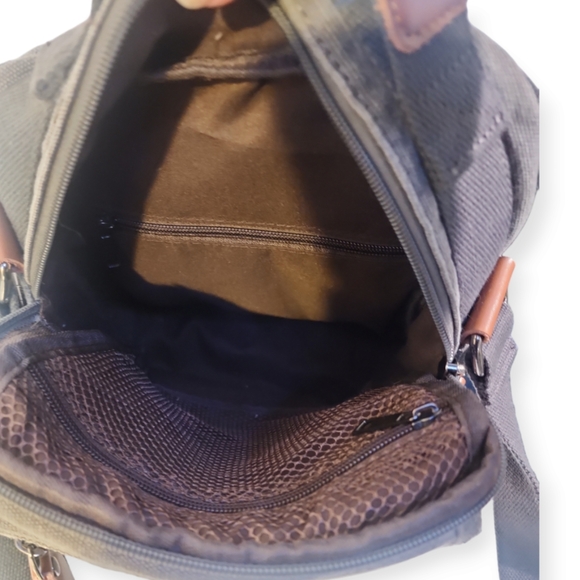 Berchirly Small Messenger Bag, Men's Crossbody - Picture 8 of 9